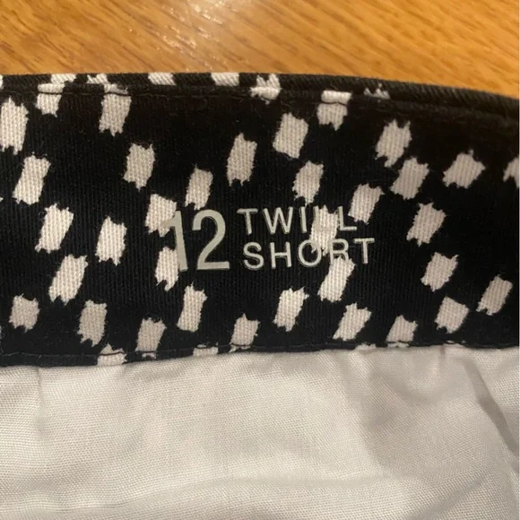 Black and White Patterned Shorts - Picture 6 of 7
